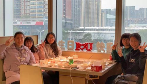 �����r(n��ng)���(d��ng)�ƌW(xu��)Ժ�@����(g��)Ů�����Ἧ�w�����ϰ�