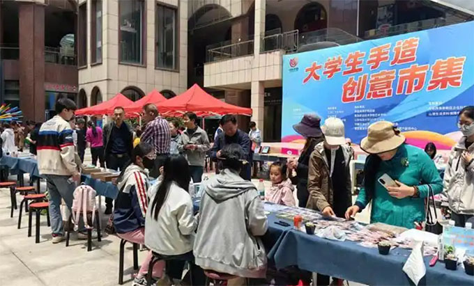 ڶôW(xu)섓(chung)мu^(q)Rɫօ^(q)ek