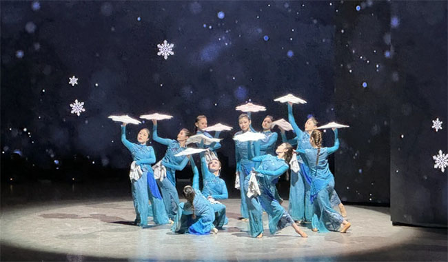 �L���е�ʮ�ø�У��W(xu��)����Ʒչ�ݾ�������