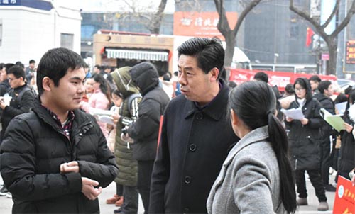 �����й⣬�ұ���Լ��������