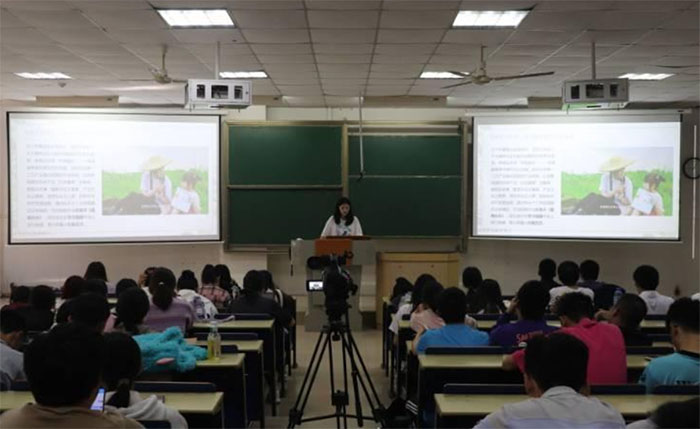 ����Ժ�Fί���k��ʮ�ˌ�ܽ�،W�����v���