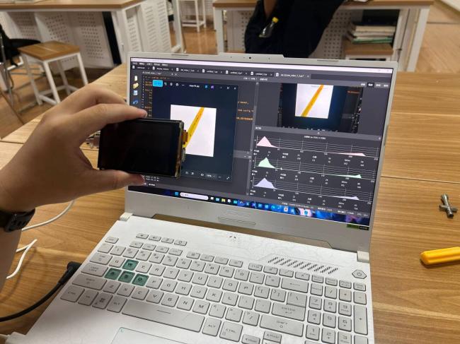 圖像識別小組檢測葉子病癥+鄭梓濤攝