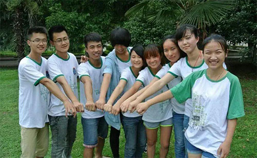 �ഺ־Ը�У��h������