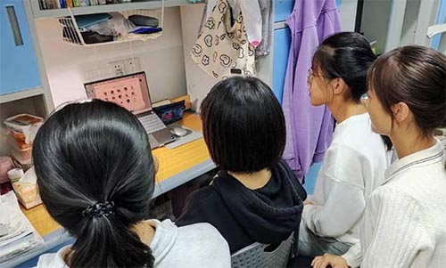 ����������W�̎������WԺ2022��С�W�����İ��F֧���_չ�������}�������