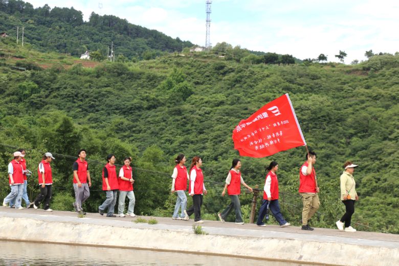 ؑcͨW(xu)Ժ_չ֣ůń2025ڡl(xing)(hu)(sh)`(dng)