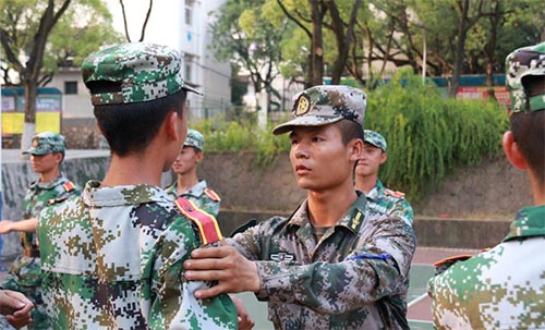 �����W������