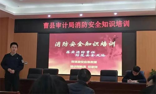 ��Ļ��ӹ����ġ�С�W������������ͨ��