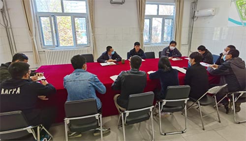 ���۷�ĬĬ��I����У�^����Ӌ�lʿ��