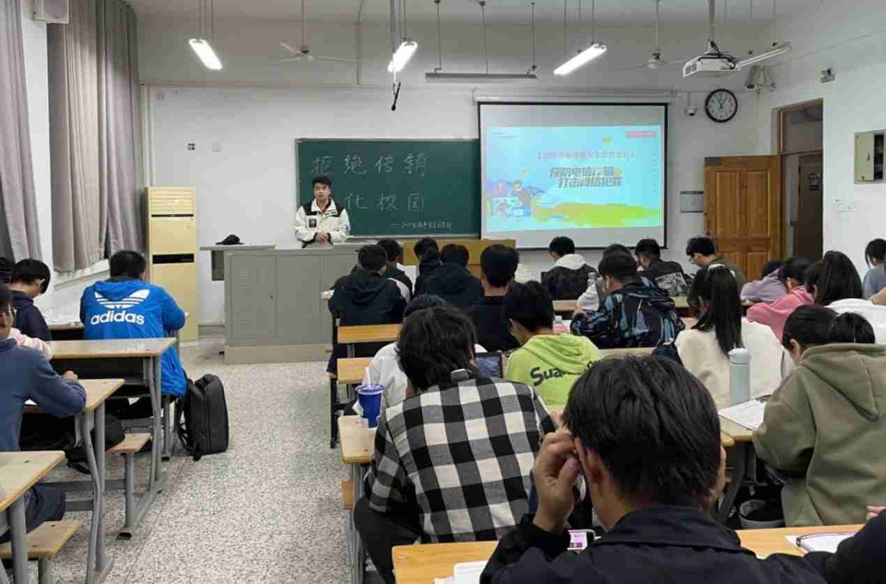 �ܽ^���N������У�@