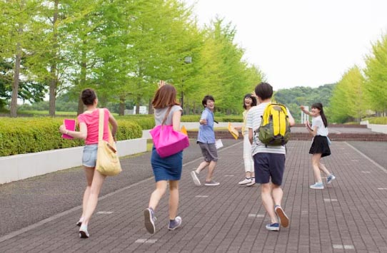 һ��(g��)Ů�ˌ��o�Ϲ���һ���ţ�����Ů�˶��÷�˼��