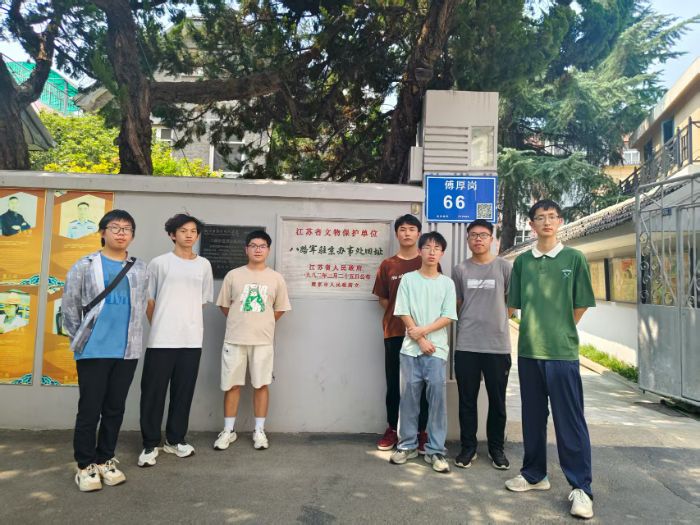 八路軍駐京辦事處紀念館團隊合照(陸海倫攝)