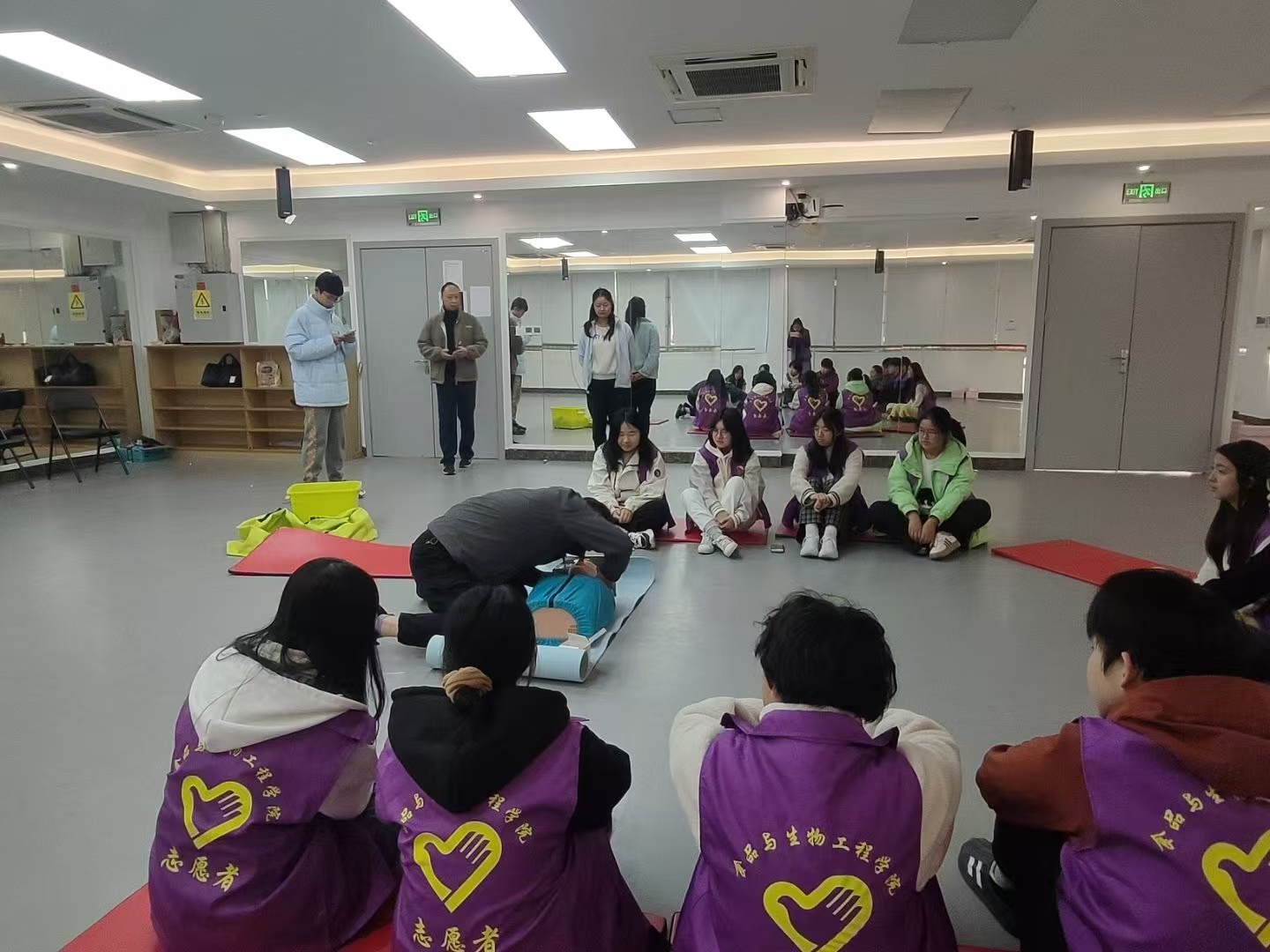 ռӲܣfůAWʳƷc﹤̌WԺtʮӖxȫԾȻ