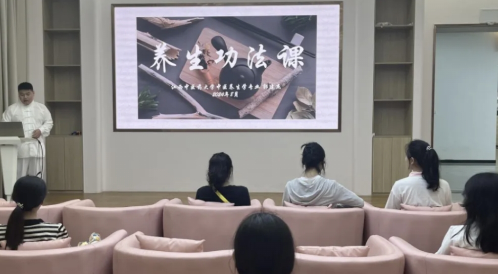 �ഺ��ȼ���B���е�