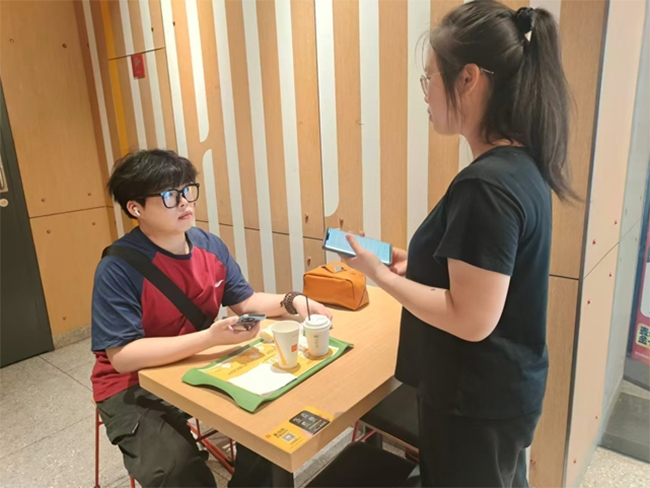 �K�ǌW(xu��)���_(k��i)չһ�����l(w��i)����Ʒ�{(di��o)�У���Ԫ�Ј�(ch��ng)�F(xi��n)���c���M(f��i)����(j��)���P(gu��n)ע