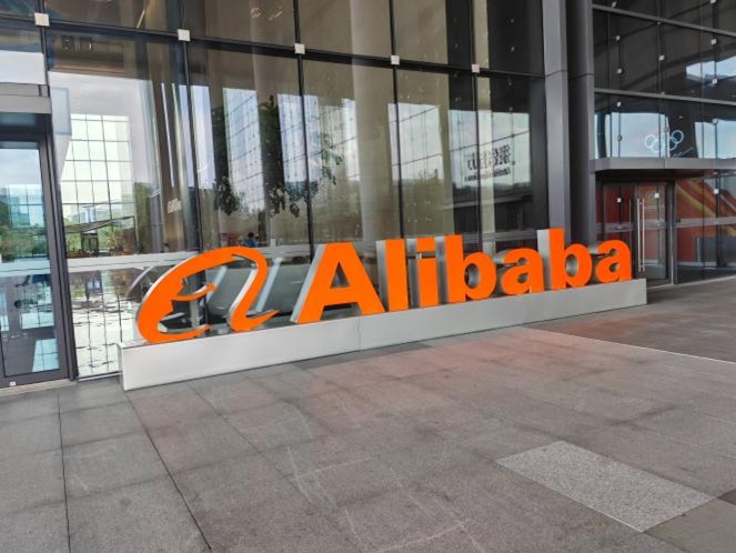 �W���x�܆�˼�У��L����W����(sh��)��δ�������`�����������l(xi��ng)������`ꠌ�Ԓ���̽�l(f��)չ��