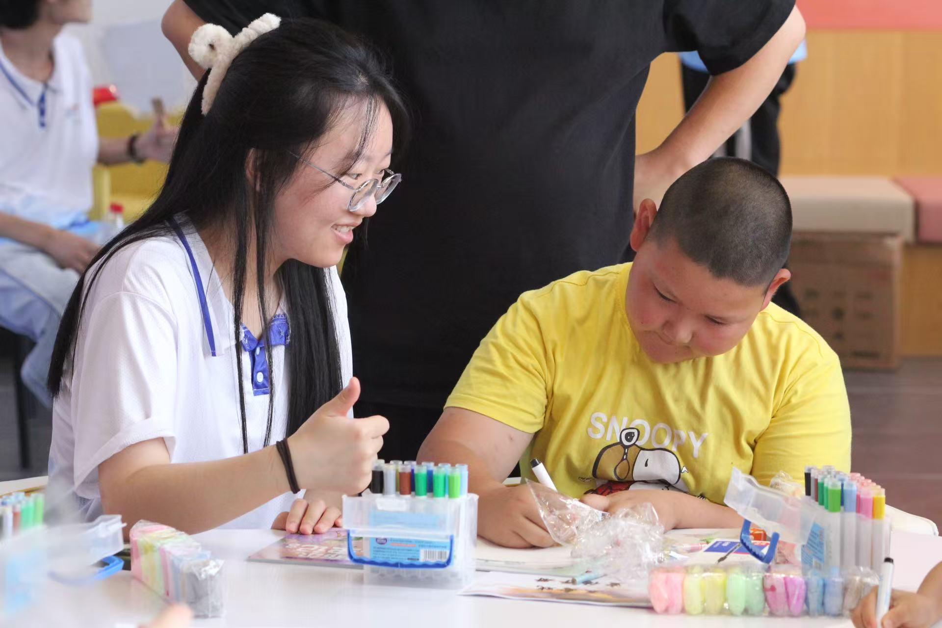 ͯ���������ֹ���־Ը����ů����