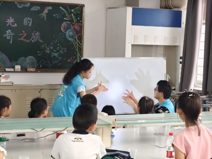 �������|�֡� Сˮ�ι����n�Ì��`�F�c�����ǃ�ͯ�ƌW��